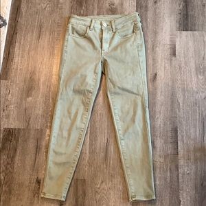 Army Green, High Rise, Skinny Jeans💚